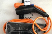 充电器插座套的安装方法是什么？图解步骤详细吗？