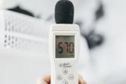 解决投影仪通用问题的技巧与方法（投影仪使用中常见问题及解决方案）