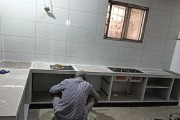 装修顺序之吊顶与热水器，哪个应该先安装（从实用性、安全性和美观性来看）