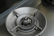 如何解决燃气灶风门回火问题（燃气灶风门回火的原因及解决方法）