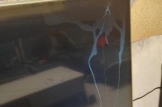 电视机桌子岩板拆卸方法是什么？
