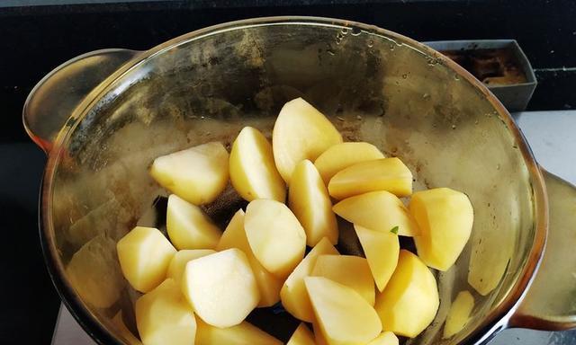 土豆冰箱冷藏不制冷了，如何解决（土豆冰箱出现制冷问题）