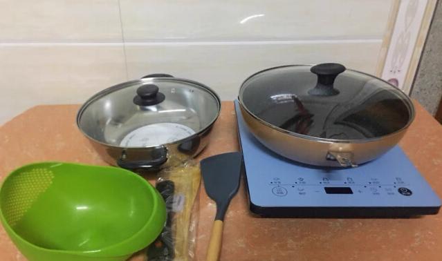 解决电磁炉乱码问题的实用方法（电磁炉乱码的原因及如何解决）