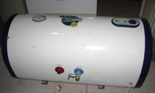 热水器插上耗电的原因及解决方法（热水器耗电问题的深度解析与实用建议）