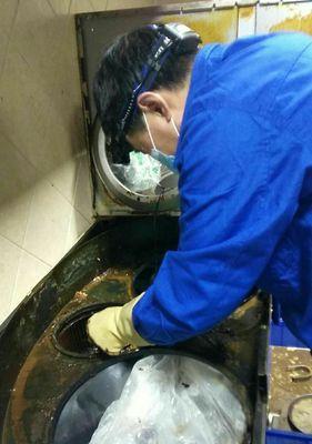 南宁油烟机清洗方法（轻松掌握的清洗技巧）