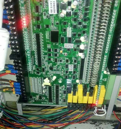 显示器维修要点（解决显示器问题的实用指南）