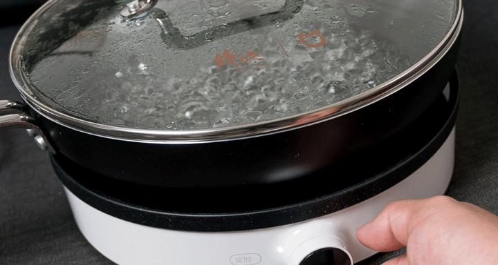 小米电磁炉发黄了怎么办（有效清洁小米电磁炉的方法与技巧）