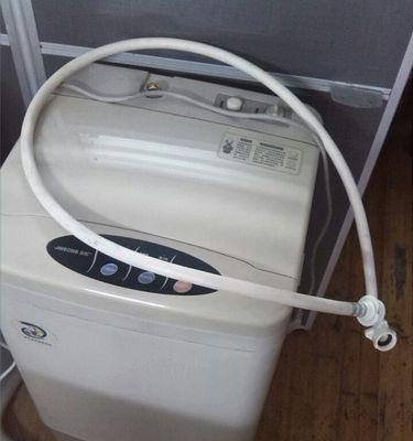 洗衣机转动时发出巨大噪音的修复方法（解决洗衣机转动噪音问题的实用技巧）