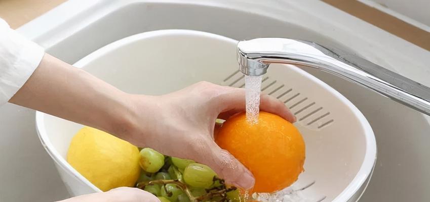 饮水机绿灯不接水的解决方法（轻松应对饮水机绿灯不接水问题）