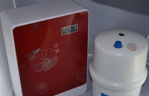 家用净水器四级维修价格揭秘（解析家用净水器维修费用构成和维修保养要点）