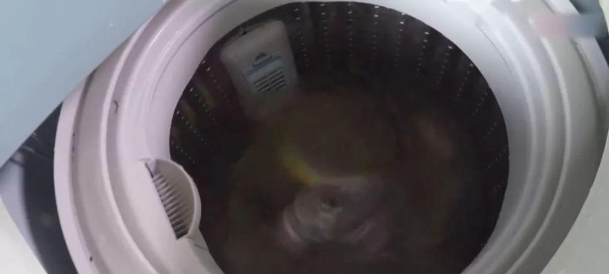 洗衣机污水清洗方法——保护环境从我做起（简单有效的清洗洗衣机污水）
