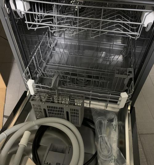 洗碗机管道过低的原因及解决方法（厨房设备故障分析与维修技巧）