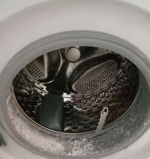 全自动洗衣机橡胶圈的清洗方法（让洗衣机橡胶圈焕然一新的技巧）