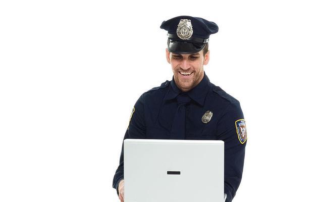 警察学生适合哪种笔记本电脑？