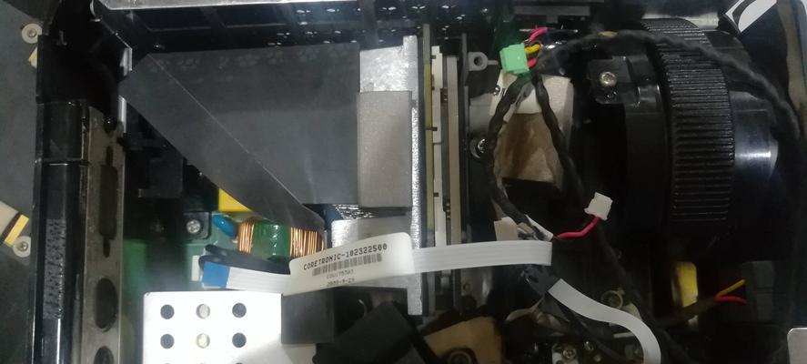 东芝投影仪连接方法是什么？操作步骤详细吗？