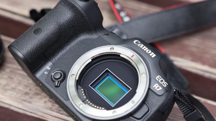 eos700d适合哪些镜头？如何选择合适的镜头？