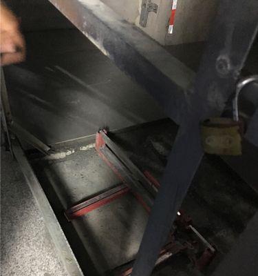 车子防火墙调整位置的正确方法是什么？