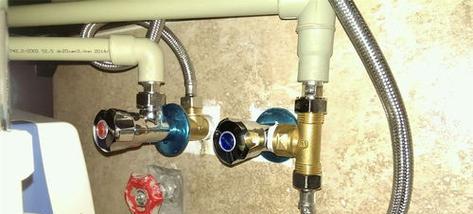 热水器装水管下面应该是什么？如何正确安装热水器水管？