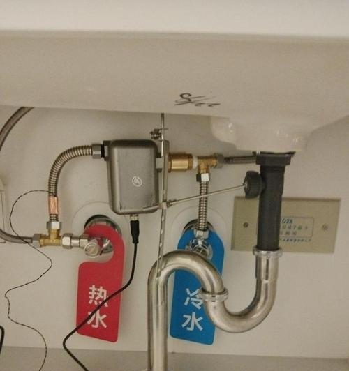 热水器装水管下面应该是什么？如何正确安装热水器水管？