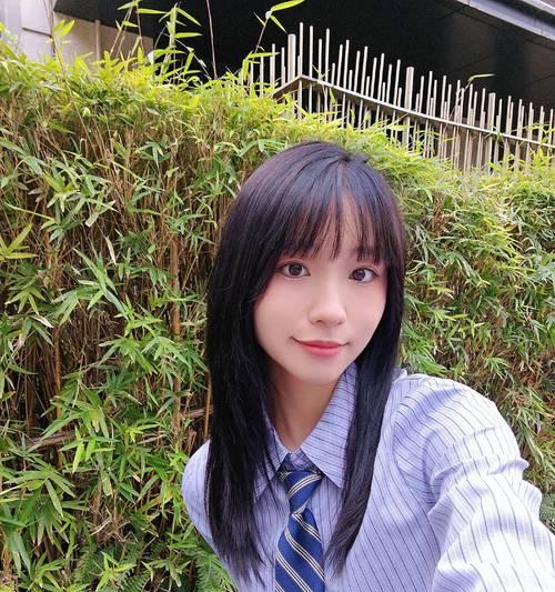 哪款手机软件具有自拍美颜功能？如何使用？