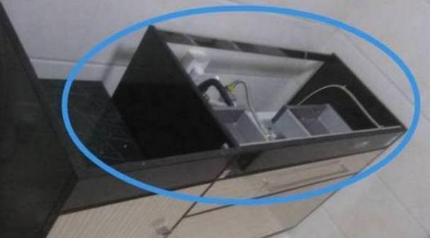 热水器清洗时如何拆卸柜子？步骤复杂吗？