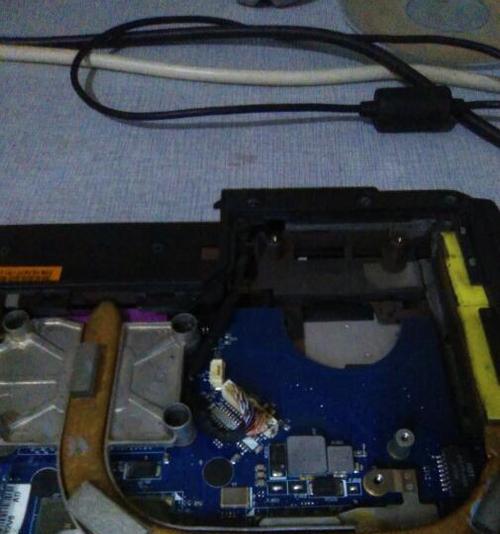 神舟笔记本风扇怎么清灰上油？