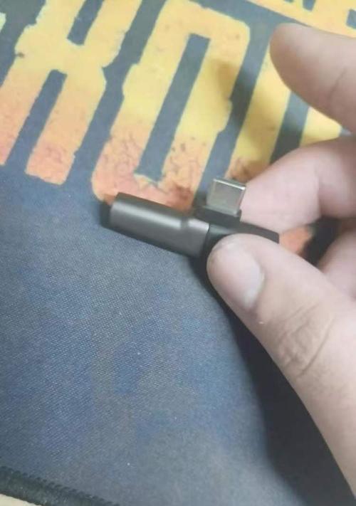 红米数据线穿线技巧是什么？如何避免损坏接口？