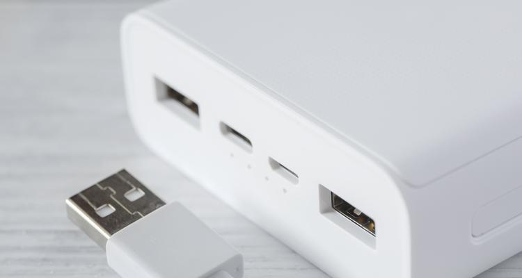 不使用智能手机应选择哪种充电器？兼容性如何？