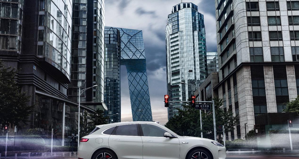 高考后学车潮来临！智能 SUV 问界新 M5 Ultra 成年轻人购车优选