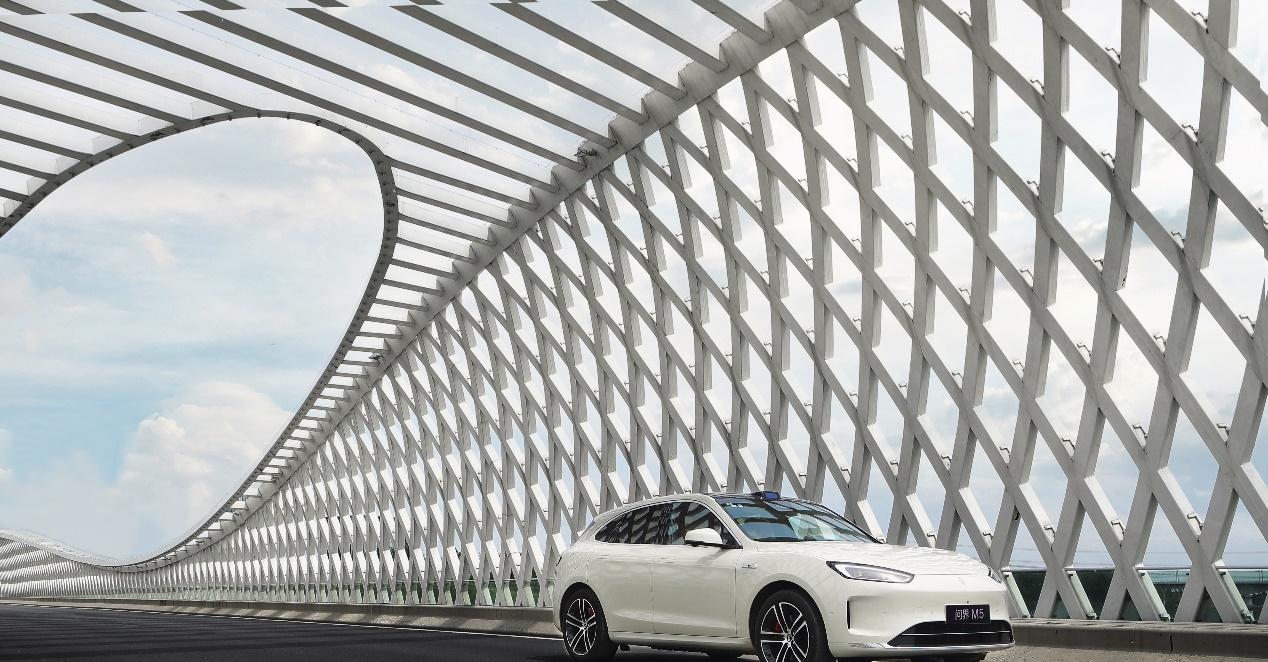 高考后学车潮来临！智能 SUV 问界新 M5 Ultra 成年轻人购车优选