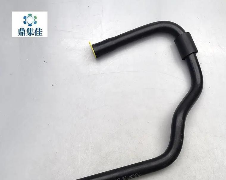 水箱散热器胶管安装方法是什么？步骤详细吗？